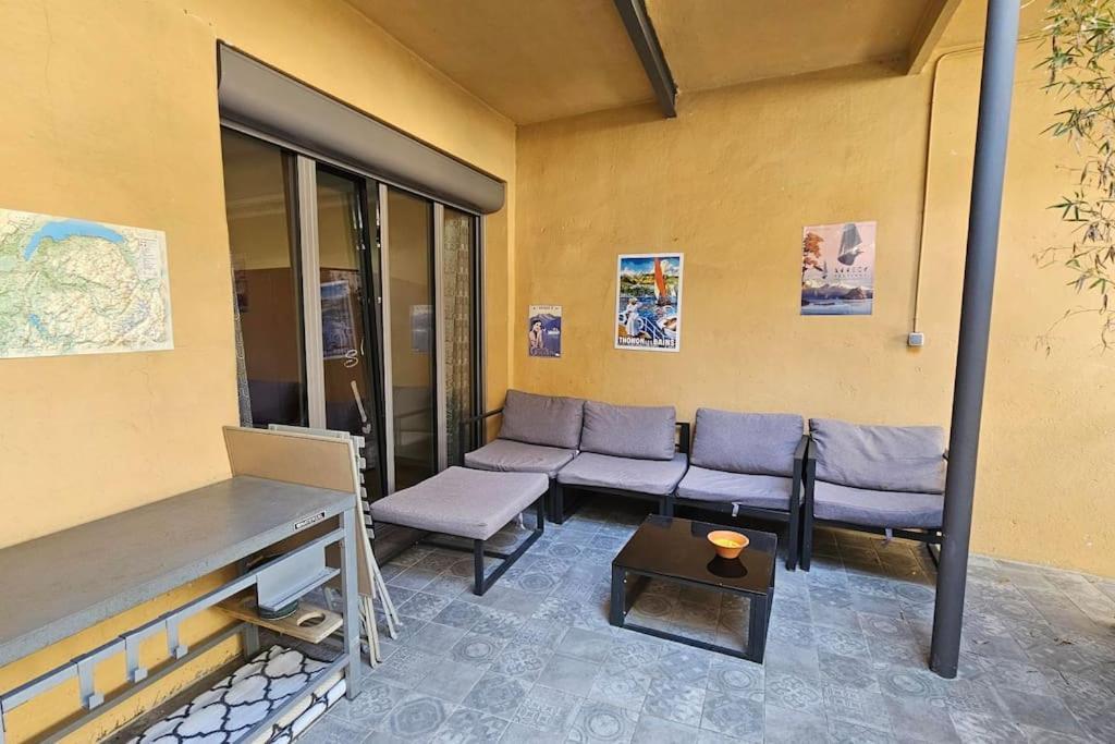 Coeur De Ville Au Pied Du Funiculaire Thonon-les-Bains Exterior photo